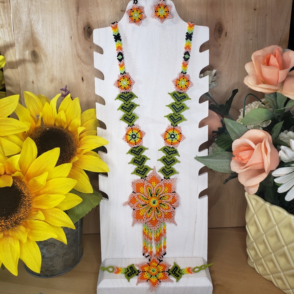 Mexican Handcrafted Maxi Necklace, bracelet and earrings set Huichol flowers Han